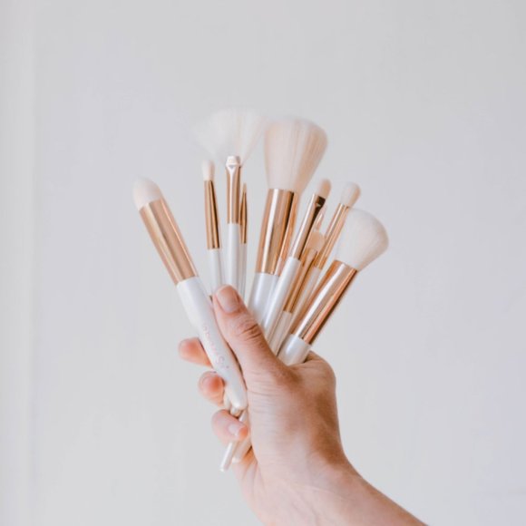 ROSE GOLD 10-Piece Luxury Makeup Brush Set - Picture 4 of 9